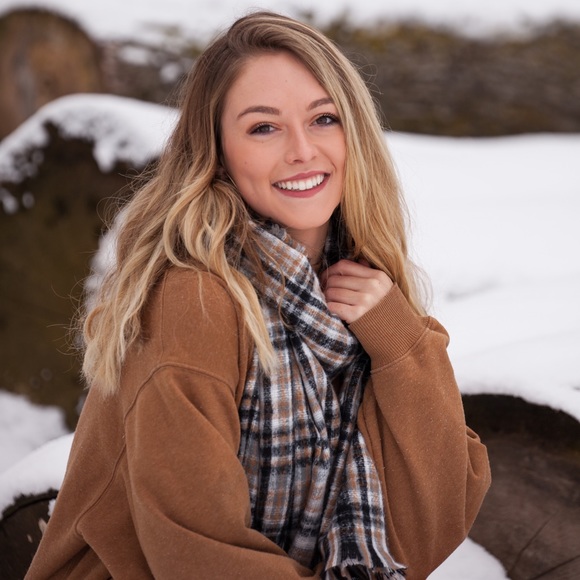 Meet your Posher, Ashley - Picture 1 of 1